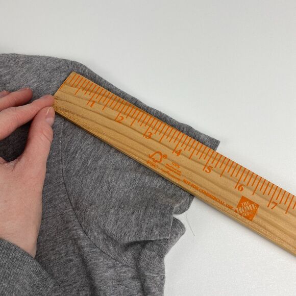 The Office Graphic T Shirt I'm Dreaming of a Dwight Christmas Womens Small Rare - Picture 8 of 9